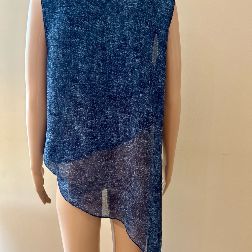 BCBGMaxAzria Textured Blue Top - Picture 3 of 4
